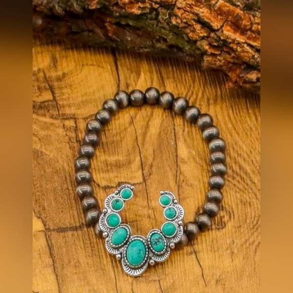 Vintage Silver and Turquoise Bracelet - Picture 9 of 9